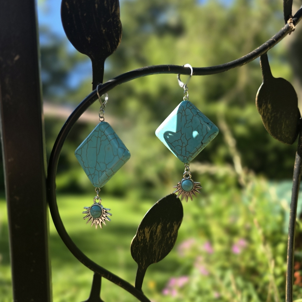 Turquoise Sunburst Statement Earrings – Boho Western Vibes 🌞💎